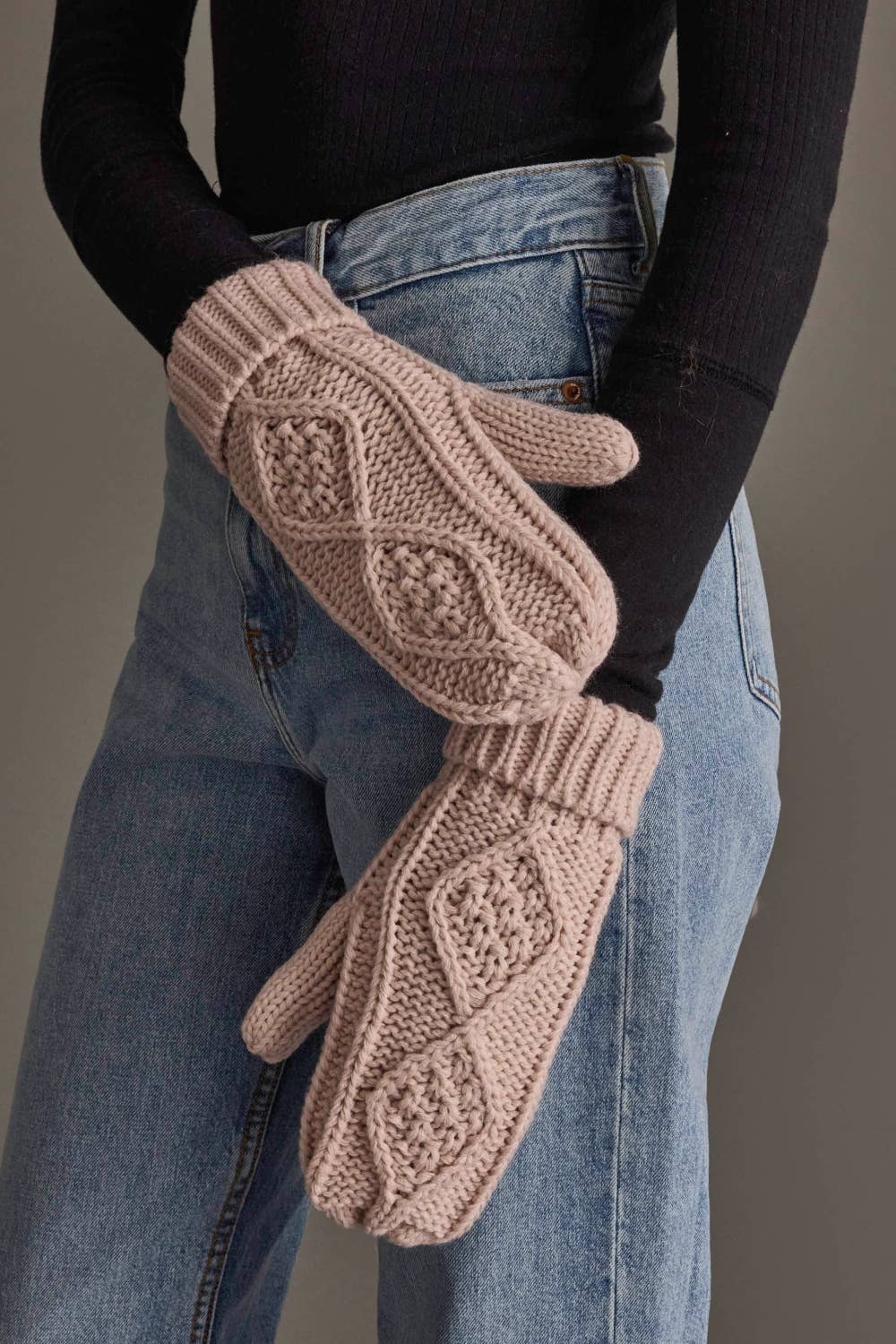 Lt. Pink Cable Knit Mittens
