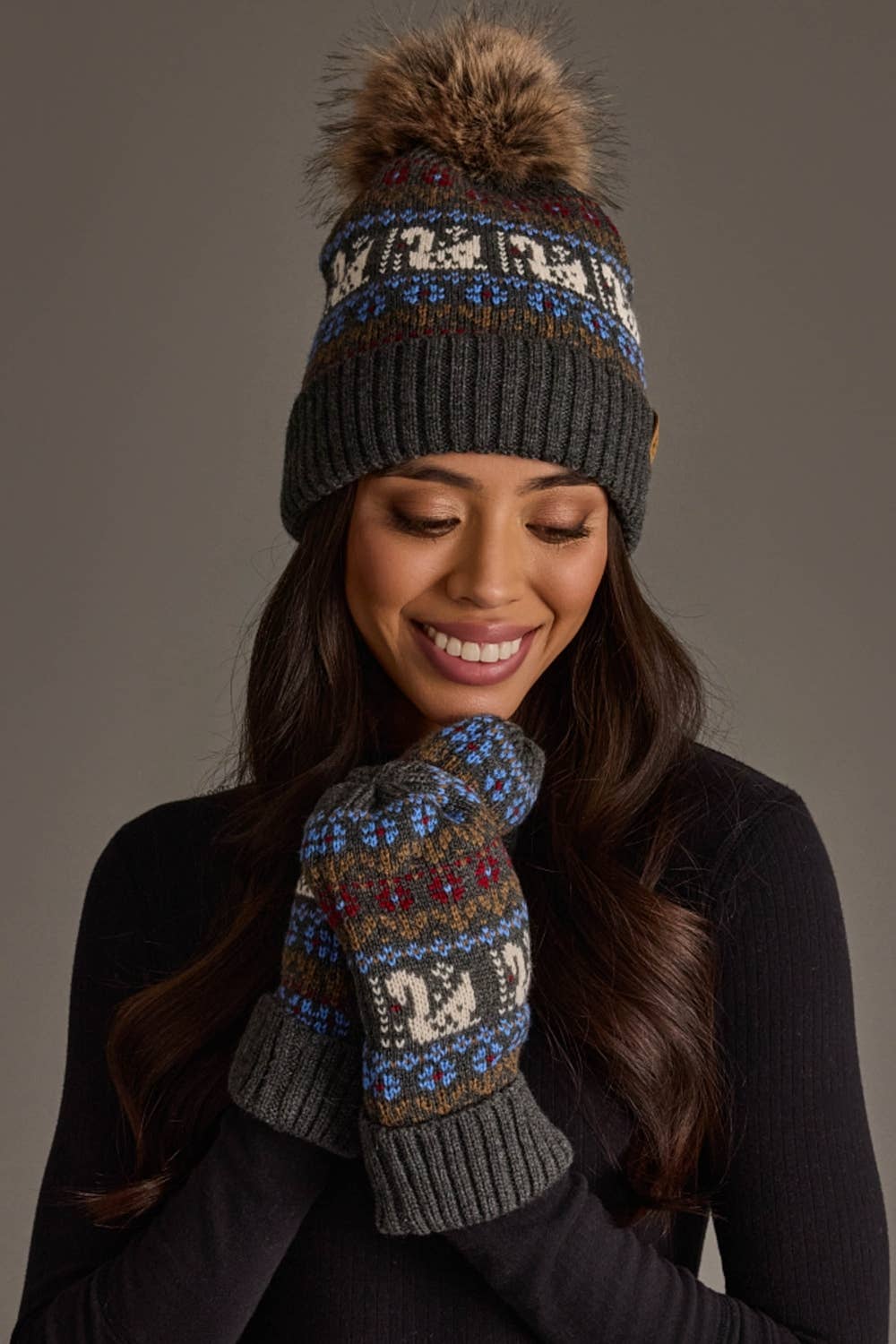 Gray Swan Pattern Knit Mittens
