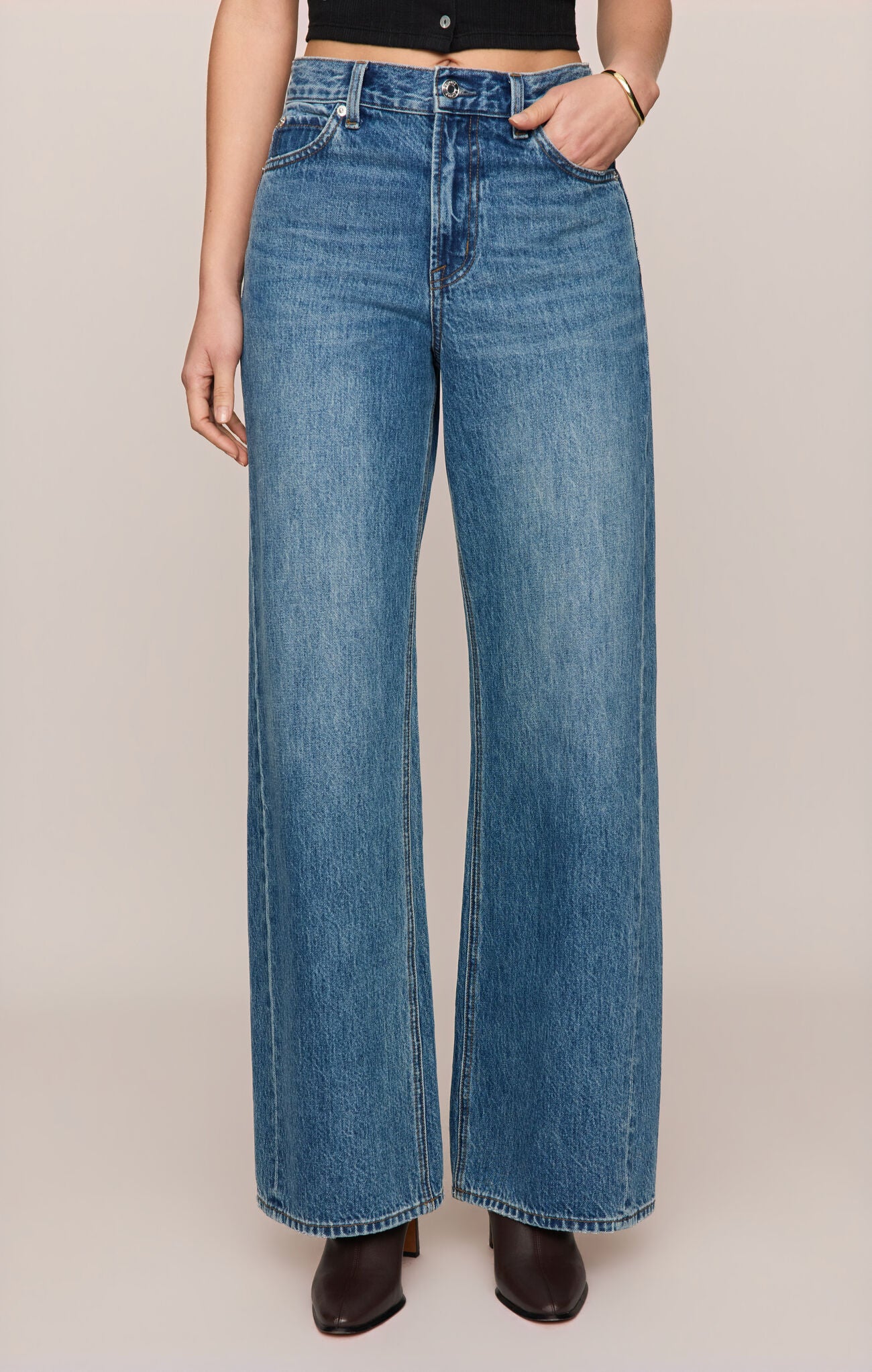 The Head Turner Jeans